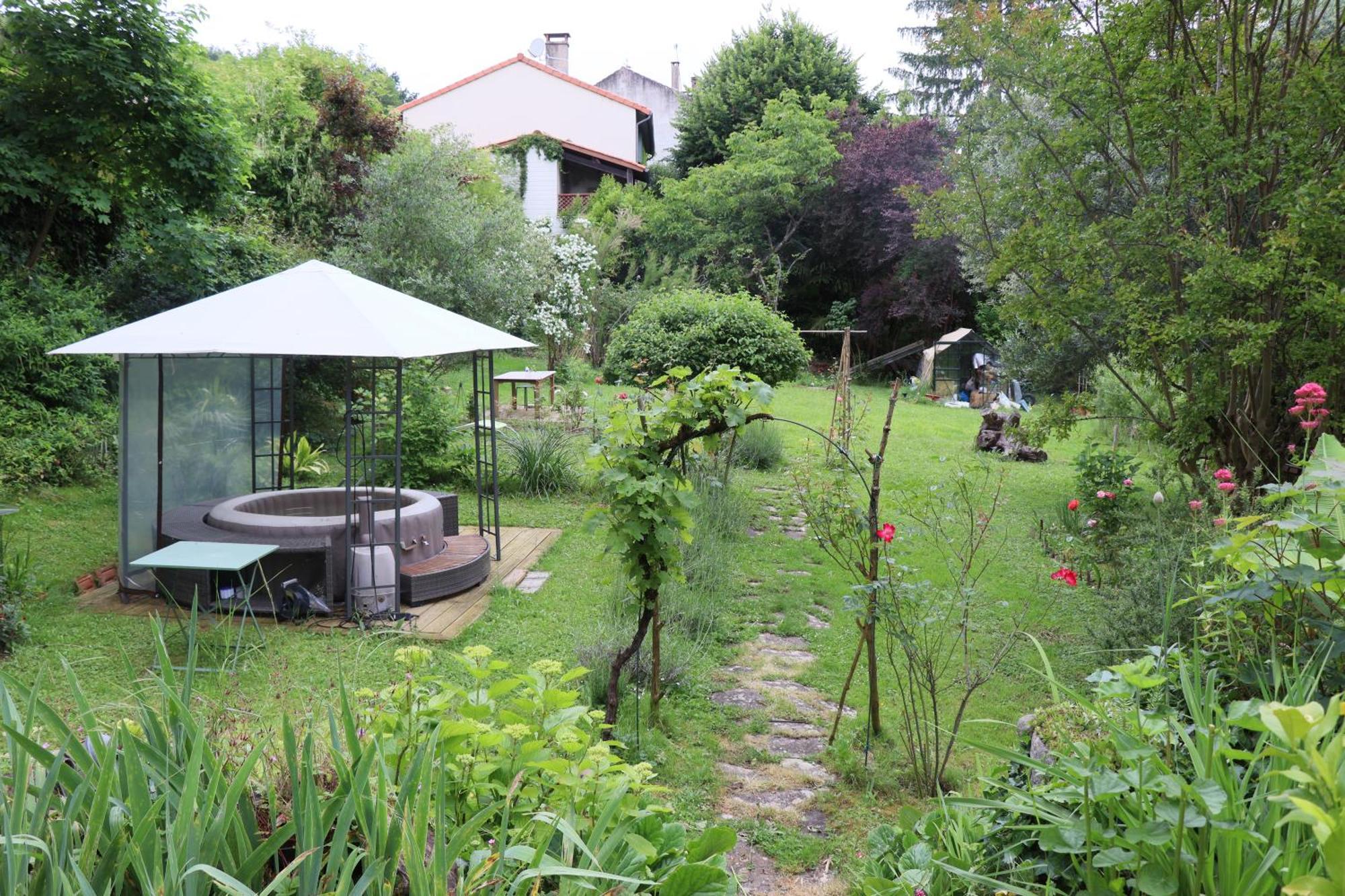 Au Jardin Bed & Breakfast Моасак Екстериор снимка